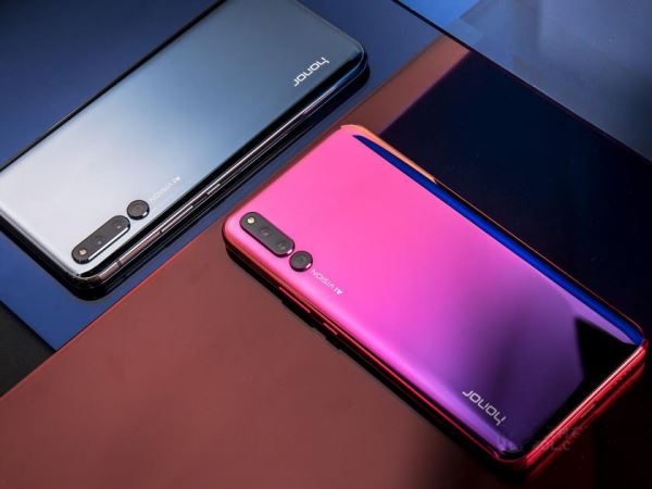 <br />
						CEO Honor подтвердил разработку нового смартфона Honor Magic: аппарат будет конкурировать с флагманами Huawei Mate и Huawei P<br />
					