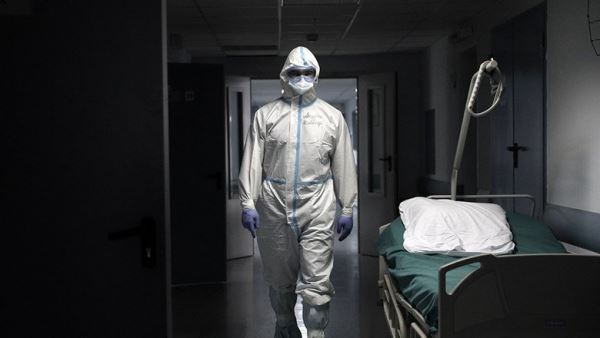 В России за сутки выявили 9 299 случаев заражения коронавирусом